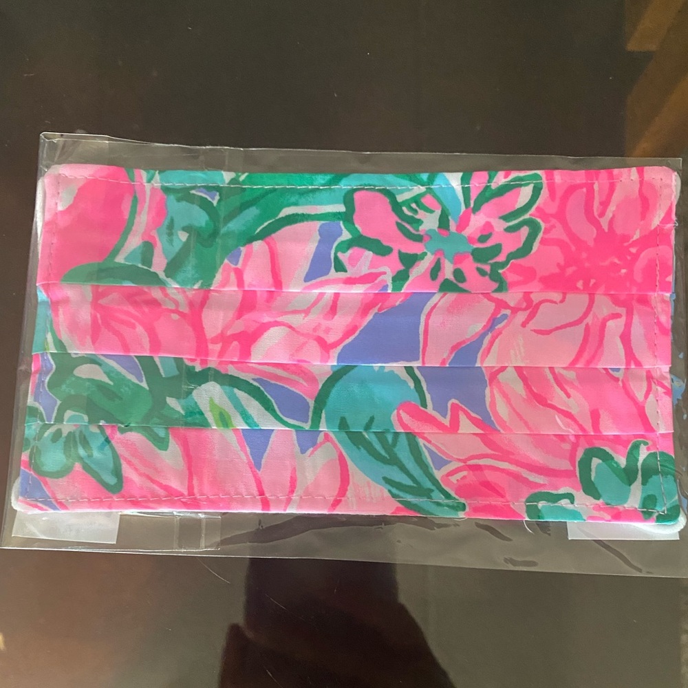 Lilly Pulitzer Mask Set - Picture 3 of 13